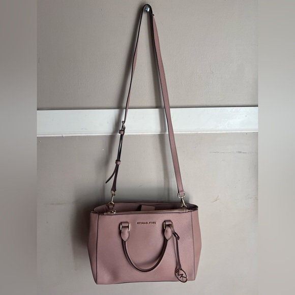 Michael Kors Handbags - Michael Kors Blush Shoulder Bag